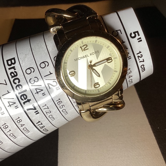 Michael Kors Runway Gold-tone Twist Chain Band Women's Watch MK3161 - Picture 3 of 11